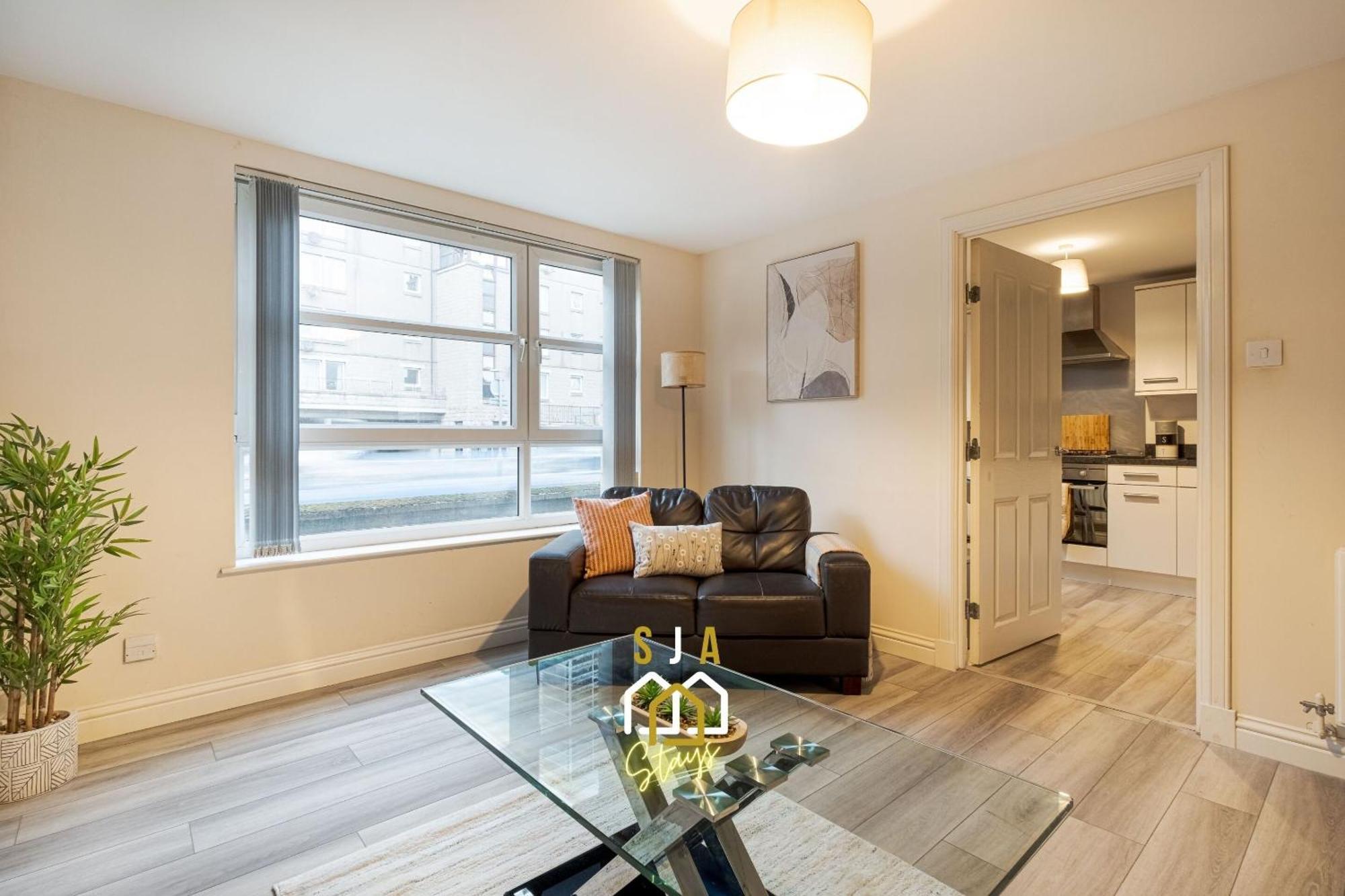 Virginia Street - Sja - Modern 2 Bed Apartment *